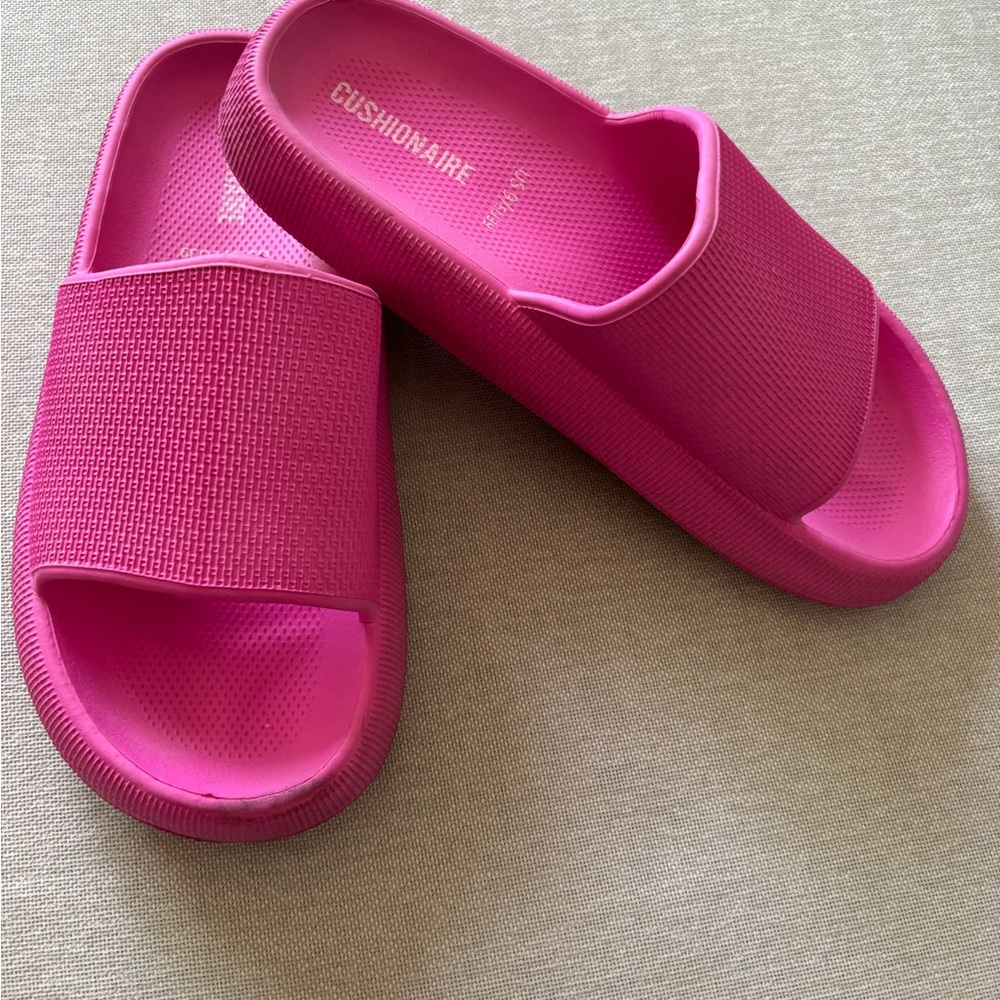 Cushionaire Women's Pink Slide Sandals